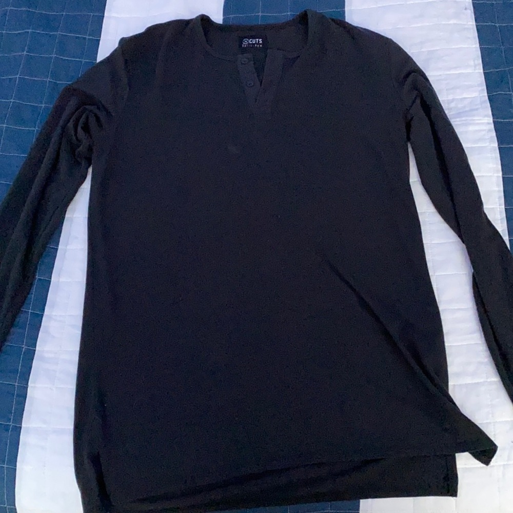 Cuts men’s Henley long sleeve shirt